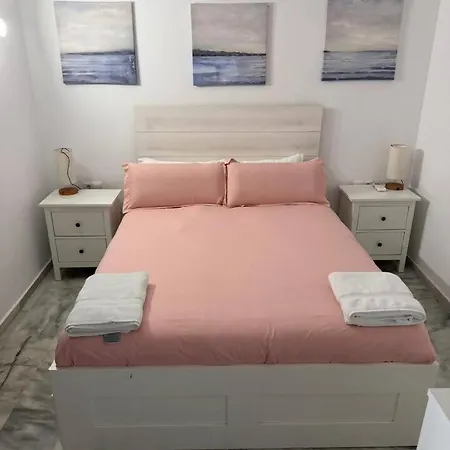 De 1 Hab En Primera Linea De Playa Марбелья